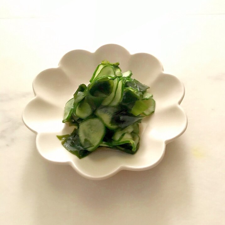 *きゅうりとワカメの酢の物*